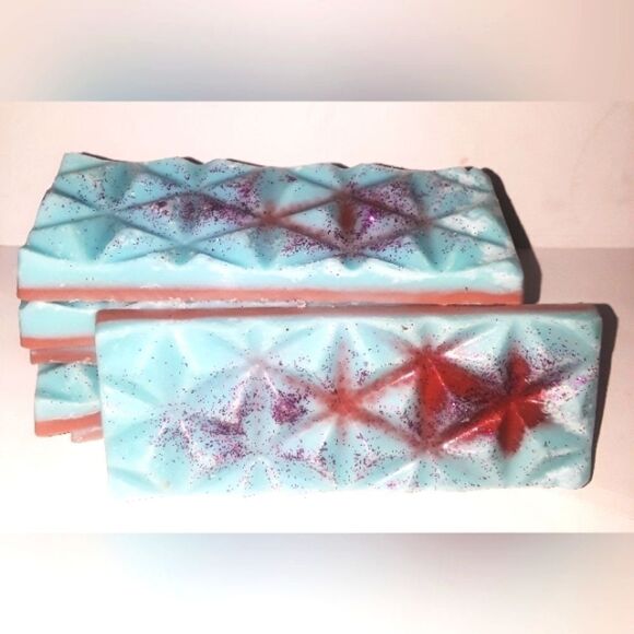 Hand Crafted Berry SeaBreeze Natural wax melt glitter bar 1pc - Picture 3 of 8